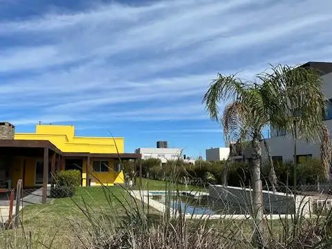 Casa en Venta en Puerto Roldan, Countries y Barrios Cerrados en Roldan