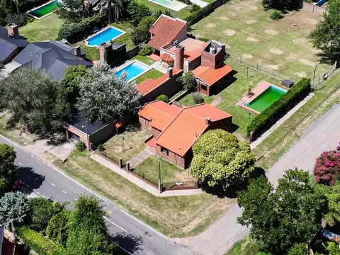 Casa en Venta en Los Troncos, Funes