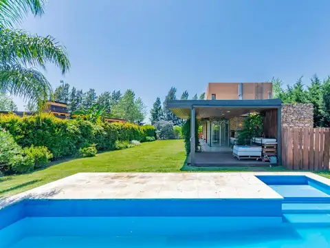 Casa en Venta en Puerto Roldan, Countries y Barrios Cerrados en Roldan