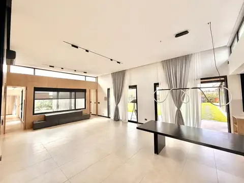 Casa en Venta en Las Tardes, Roldan