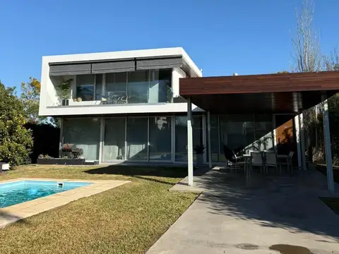 Casa en Venta en Funes Hills Miraflores, Countries y Barrios Cerrados en Funes