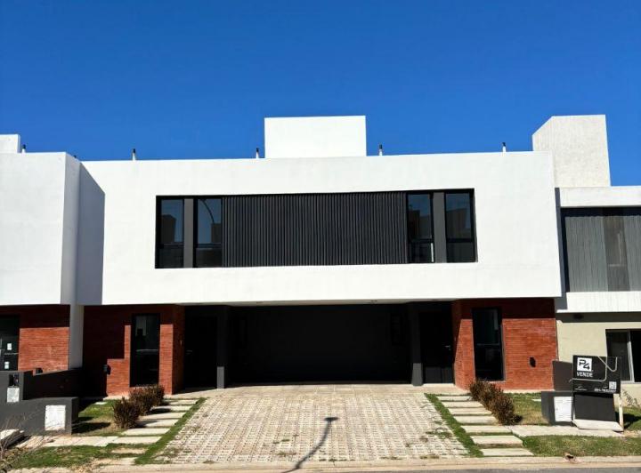Casa · 121m² · 3 Dormitorios