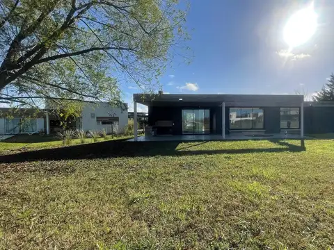 Casa en Alquiler en San Sebastián, Countries y Barrios Cerrados en Escobar