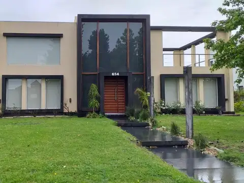 Casa en Alquiler en Haras Santa María, Countries y Barrios Cerrados en Escobar