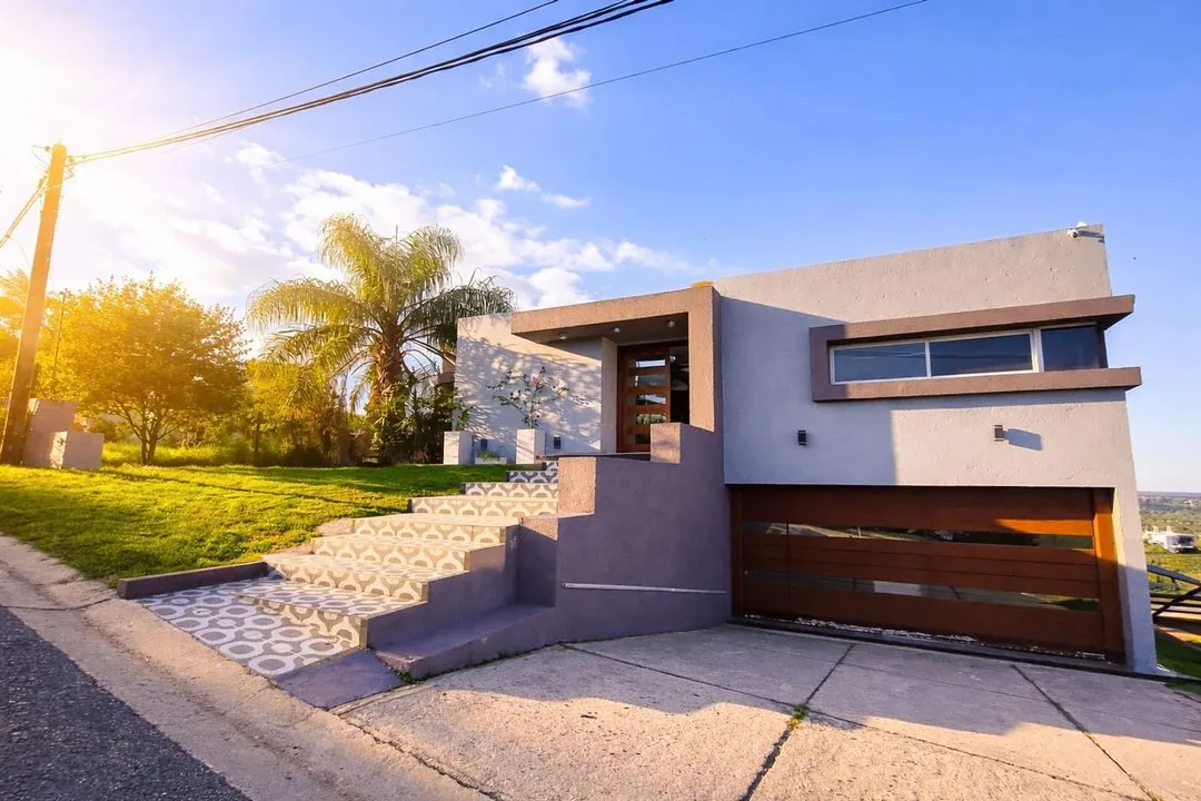 CASA COUNTRY CINCO LOMAS, LA CALERA CORDOBA 5 DORMI PILETA PARQUE TERRAZA VISTAS A LAS SIERRAS VENTA