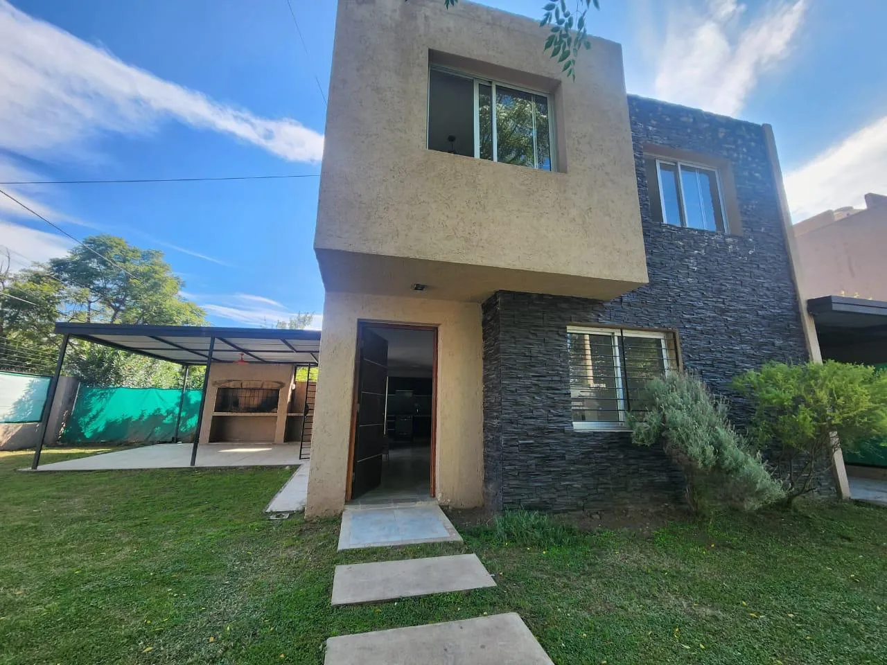 CASA EN  ALQUILER | VILLA BELGRANO CALLE GAUSS ESQ. NEWTON