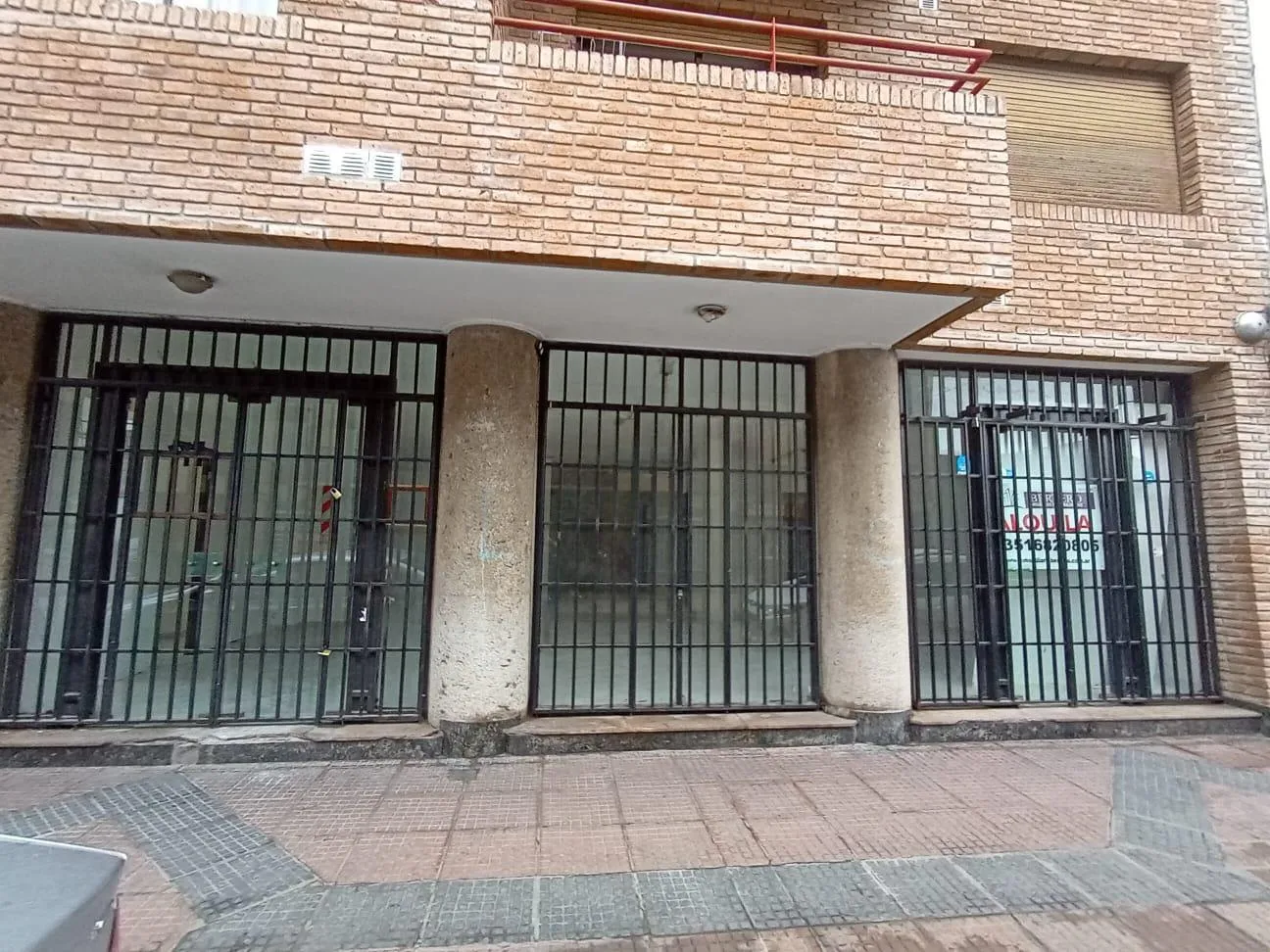 GRAN LOCAL  ZONA CENTRO!! SANTIAGO DEL ESTERO 117 -