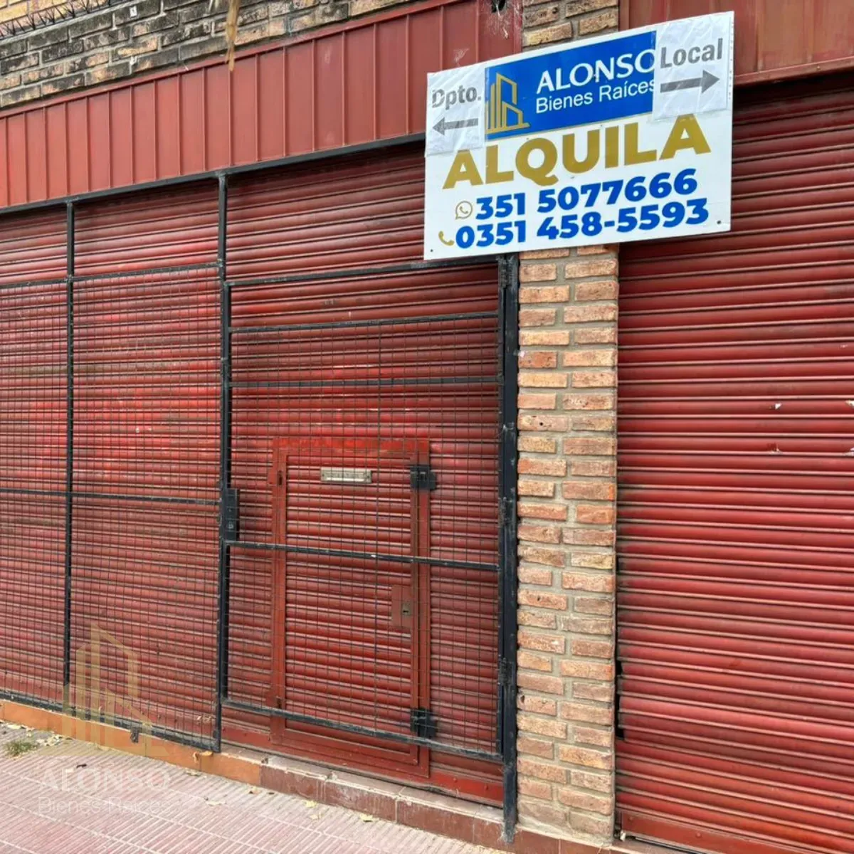 🏢EXCELENTE LOCAL COMERCIAL DE 3.5m x 7m CON BACHA EN📍CALLE VIEYTES 20 B° ALTO ALBERDI