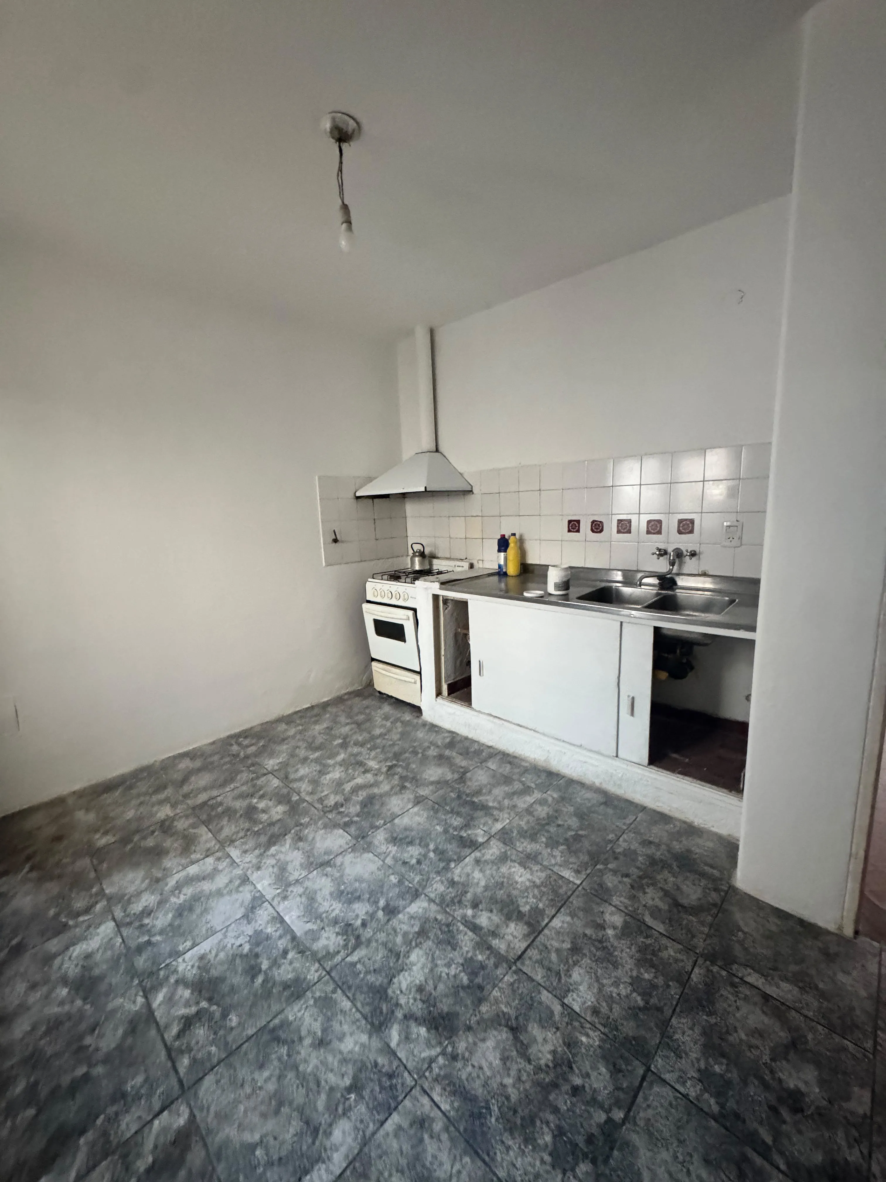 Alquilo 1 dormitorio con PATIO AMPLIO en pleno centro