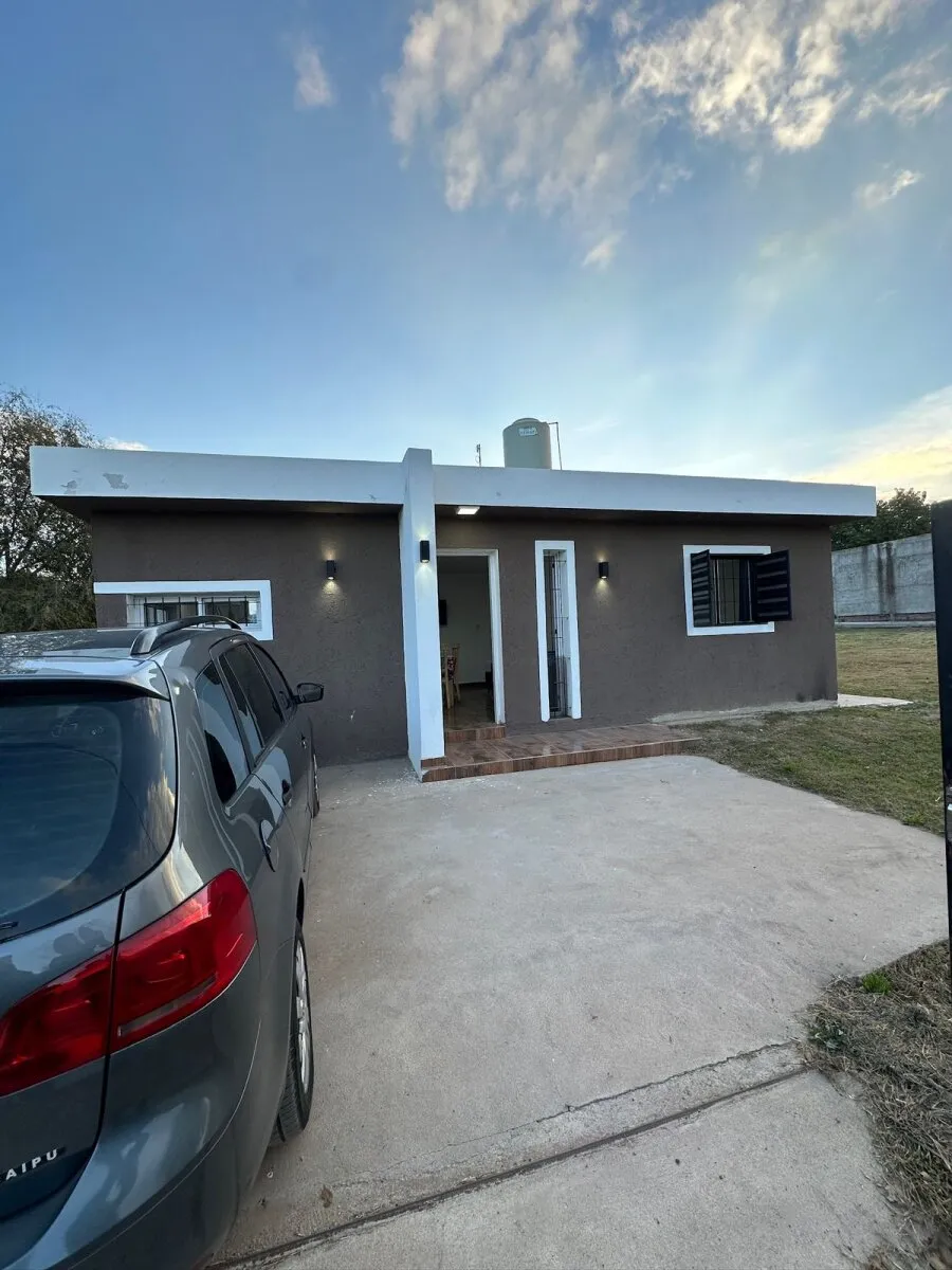 Casa en Alquiler en salsipuedes 3 habitaciones y pileta