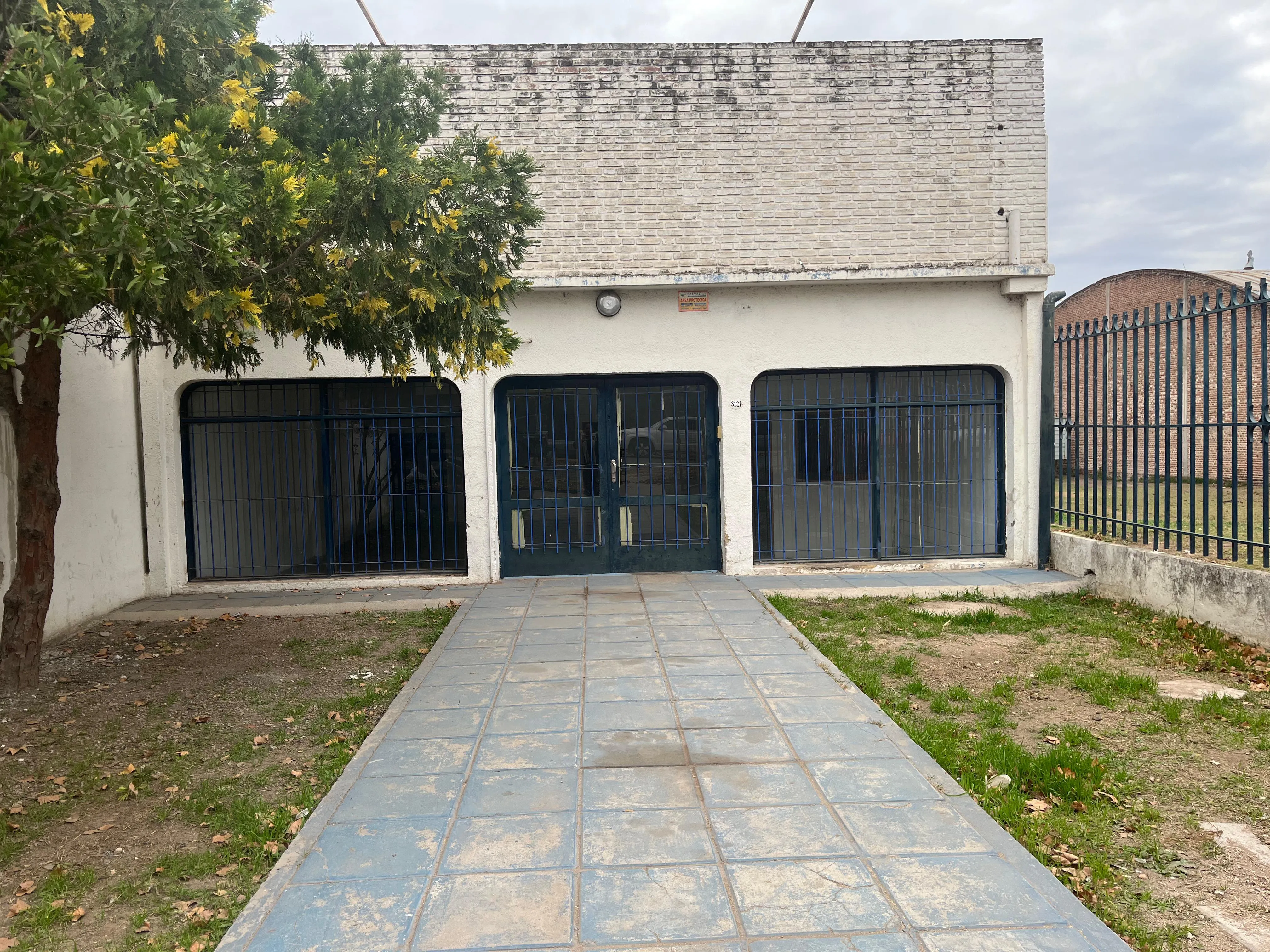 LOCAL COMERCIAL Y GALPONES EN VENTA