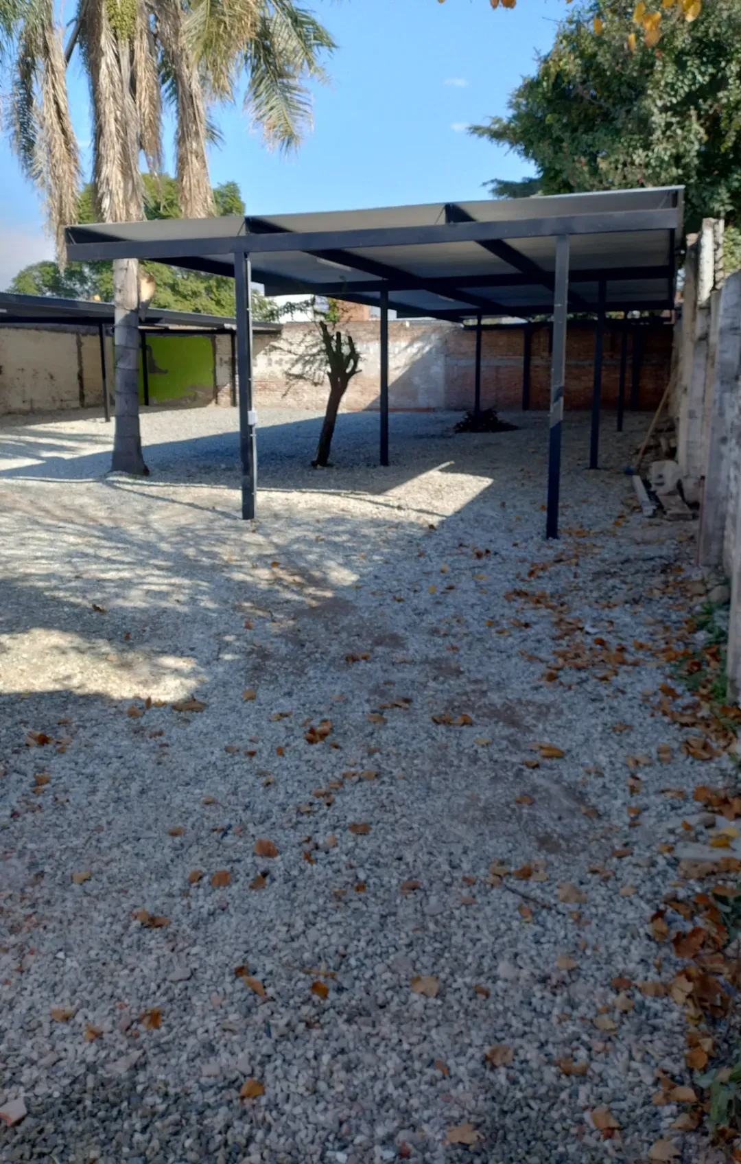 Alquilo cochera cerro de las rosas- calle Tejeda al 3900-