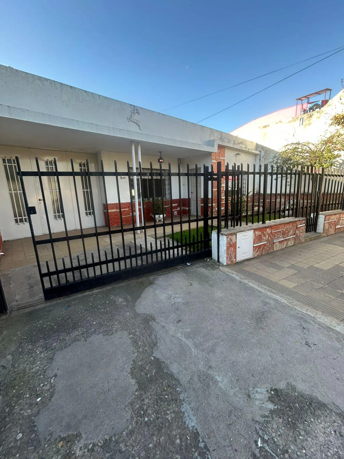 OPORTUNIDAD VENTA CASA CON GALPON B JOSE I. DIAZ A mts CPC!!!!!!