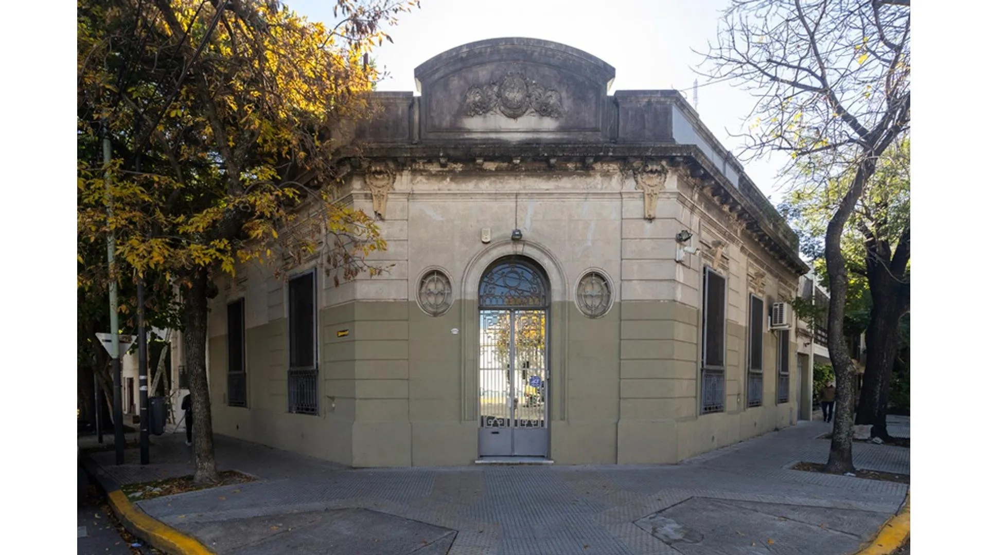 6 ambientes cochera terreno propio