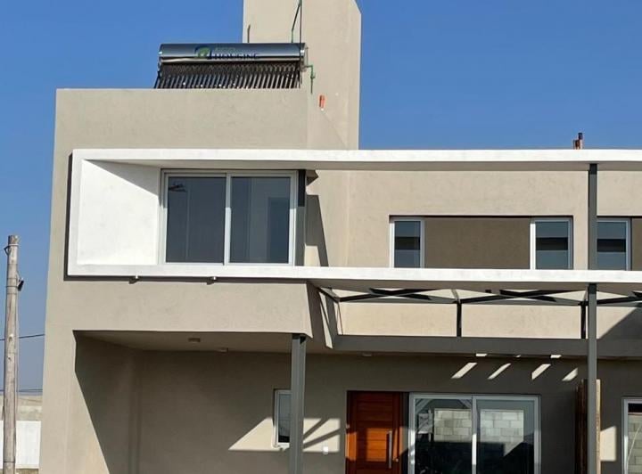 Casa · 170m² · 5 Ambientes · 2 Cocheras