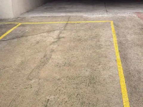 Cochera en Alquiler en Caseros, Partido de Tres de Febrero