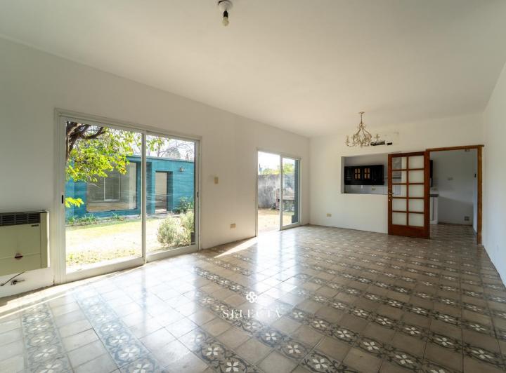 Casa · 150m² · 9 Ambientes · 1 Cochera