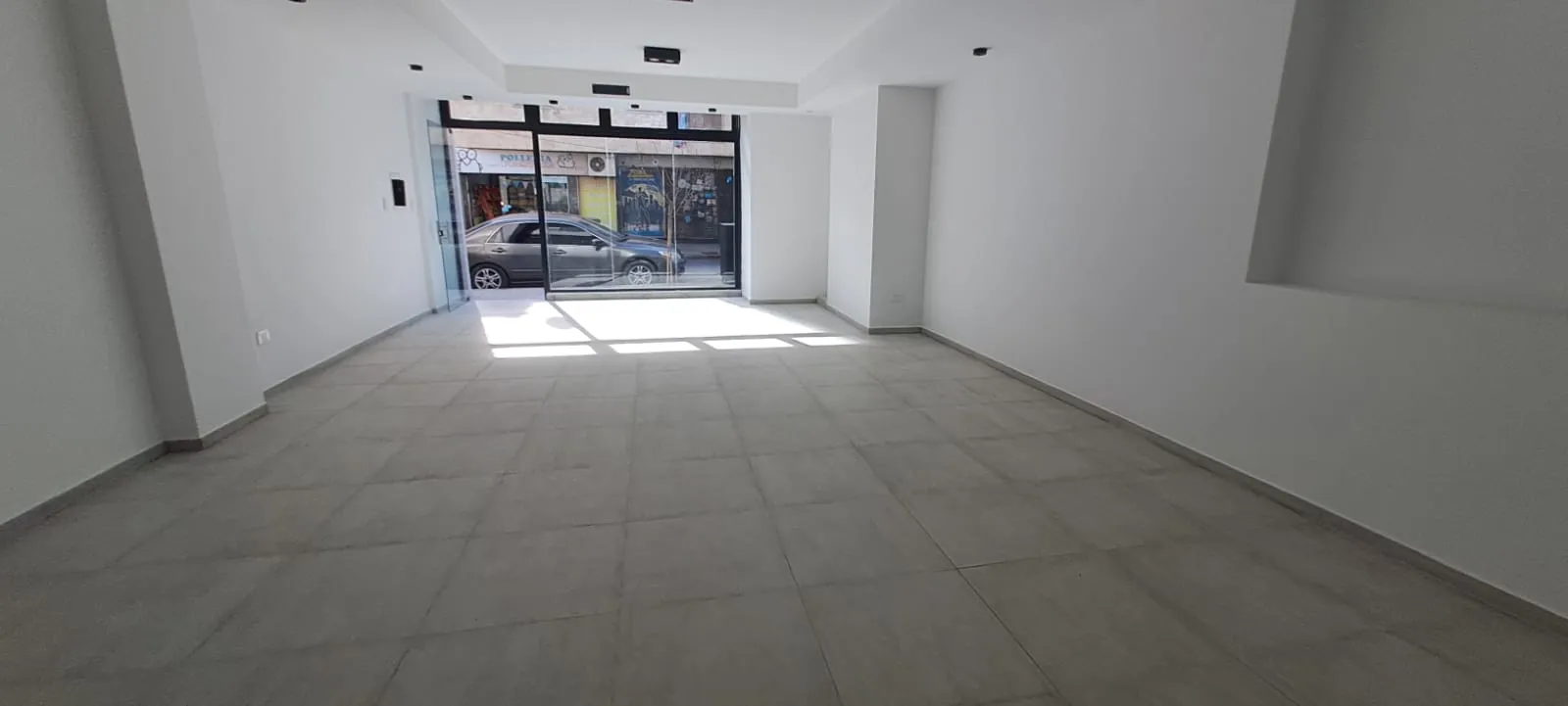 ALQUILO CTRO CASEROS 881 LOCAL COMERCIAL 70 MTS 2 BAÑOS A ESTRENAR !!!