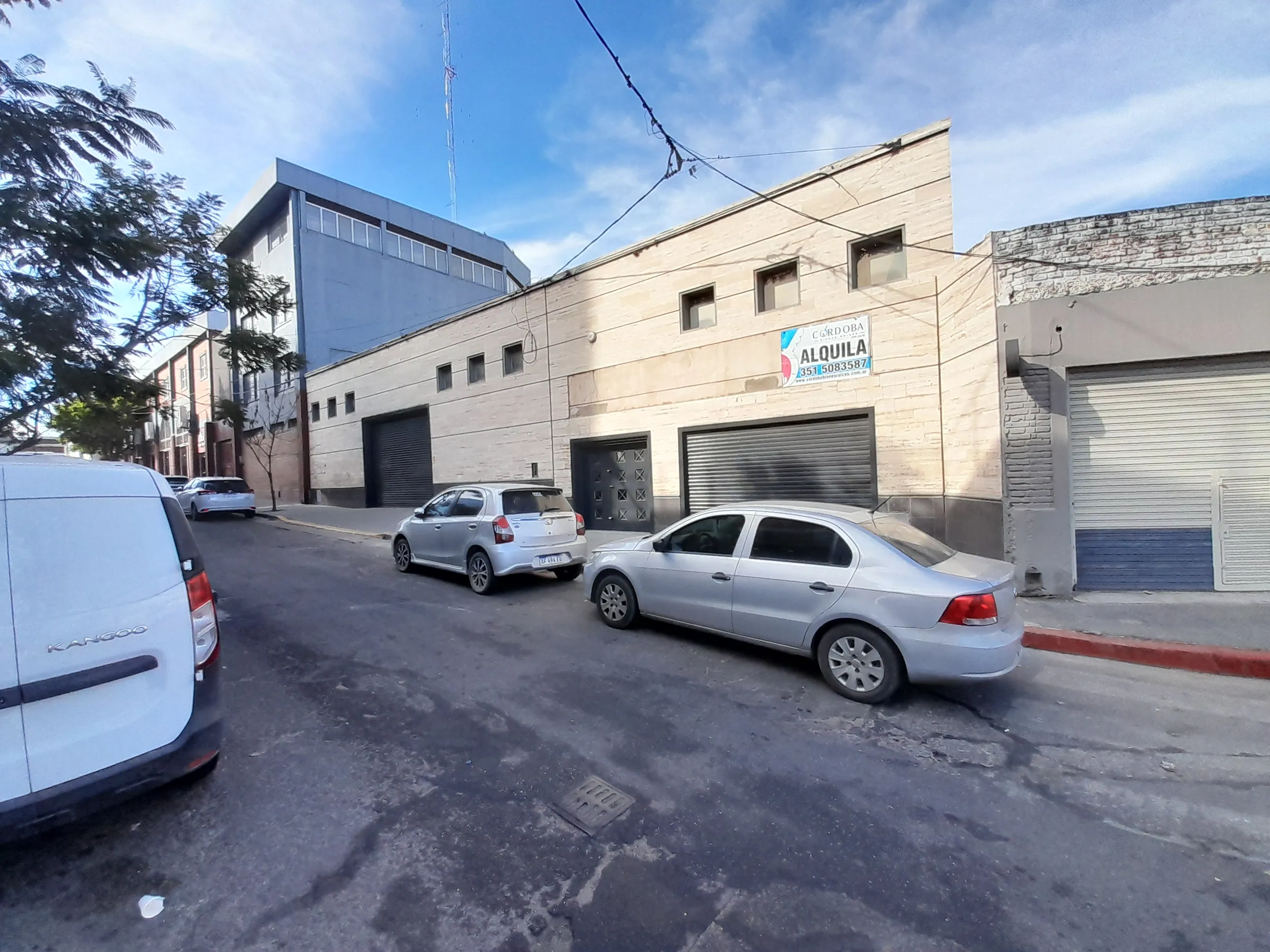 GALPON CON LOCAL COMERCIAL EN ALQUILER B°COFICO