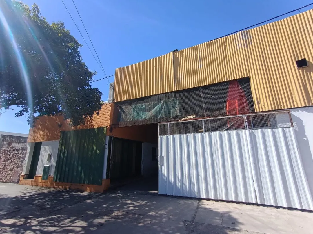GALPÓN CON LOCAL DEPTO CORDOBA ALTO ALBERDI USO COMERCIAL DEPOSITO TALLER INVERSION VENTA