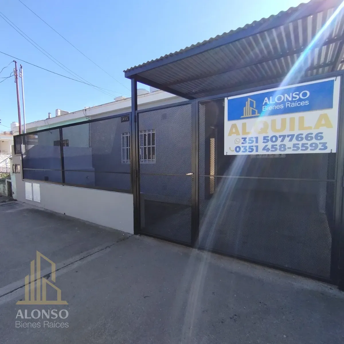 🏡 CASA AMPLIA CON 2 DORMITORIOS COCHERA Y PATIO CON ASADOR EN CALLE MIGUEL DEL SESSE 3445