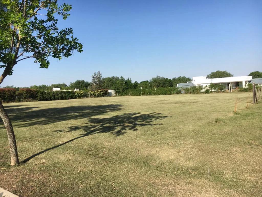 VENDO LOTE EN COUNTRY CAUSANA