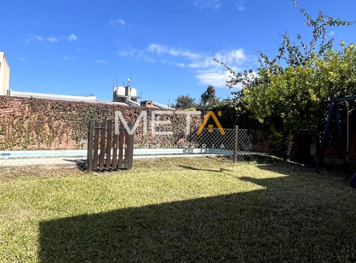 Casa · 200m² · 5 Ambientes · 2 Cocheras