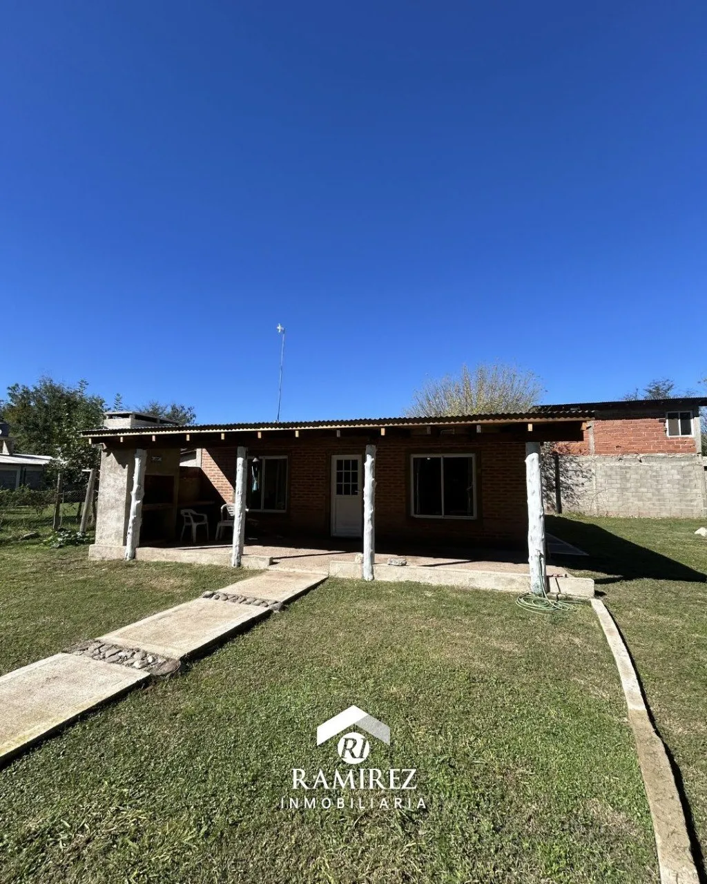 CASA EN VENTA - VILLA INCOR - SANTA ROSA DE CALAMUCHITA, CORDOBA (CA357)