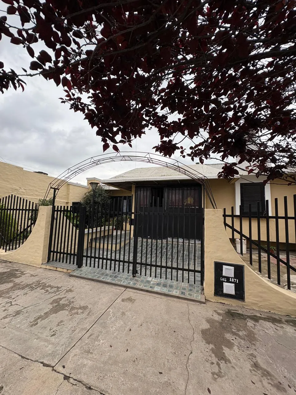 Vendo Casa 3 dormitorios gje. B° Patricios (O)