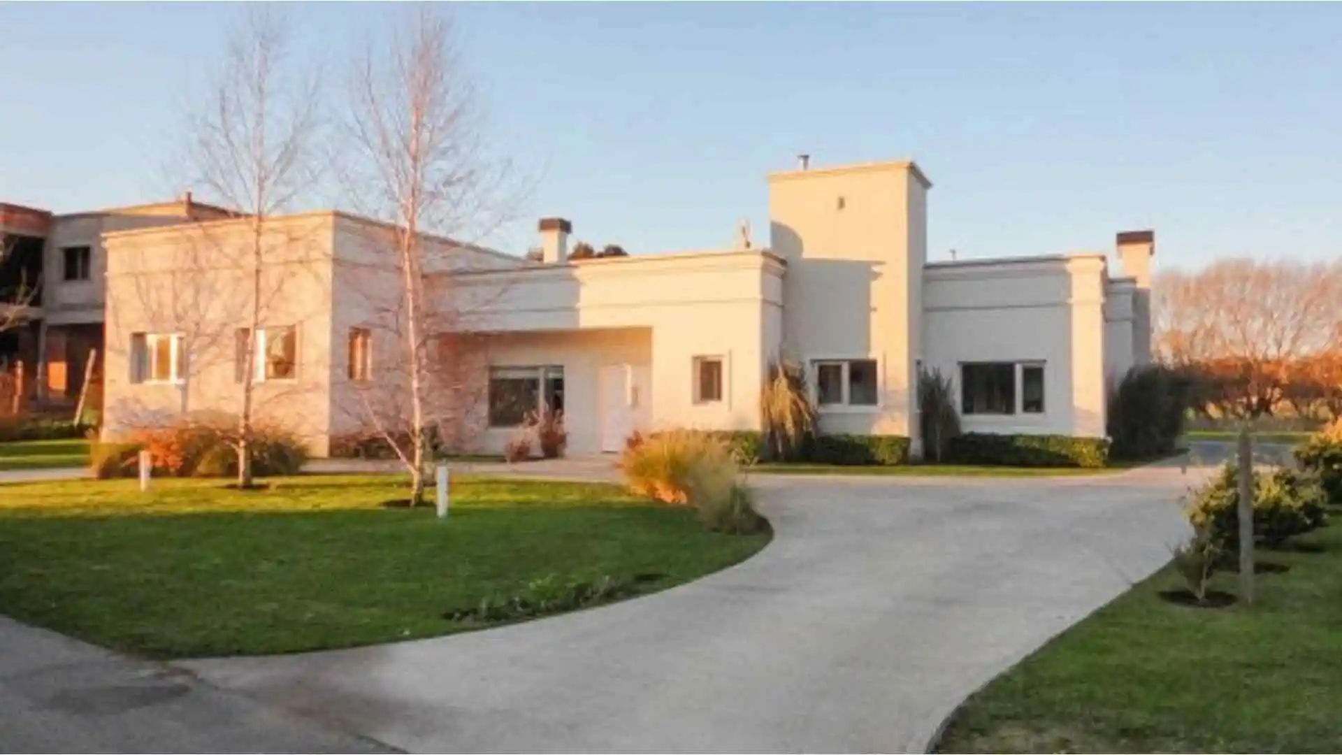 casa categoria 4Amb. con amplio parque y piscina Rumenco