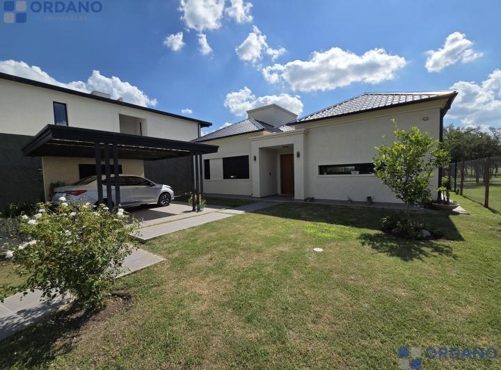 Casa · 186m² · 4 Ambientes · 2 Cocheras