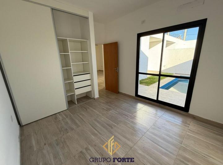 Casa · 75m² · 3 Ambientes · 2 Cocheras
