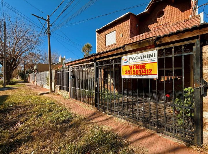 Casa · 200m² · 8 Ambientes · 1 Cochera