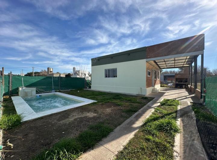 Casa · 140m² · 3 Ambientes · 2 Cocheras