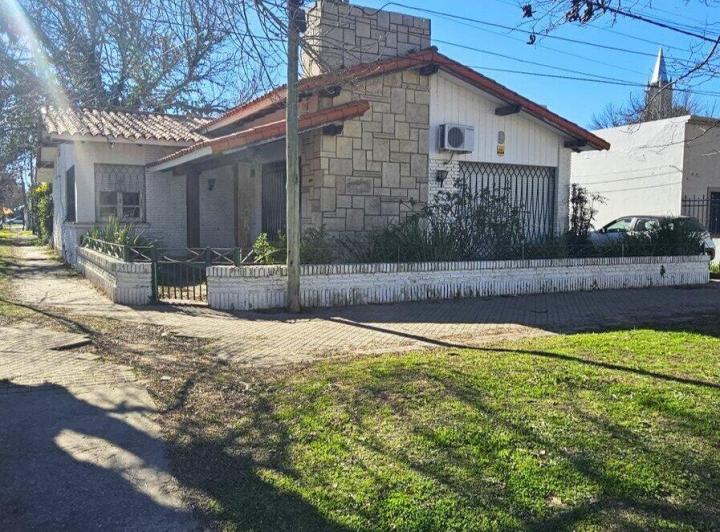 Casa · 175m² · 5 Ambientes · 2 Cocheras