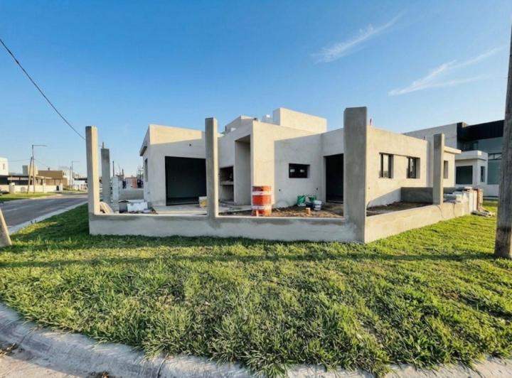 Casa · 80m² · 3 Ambientes · 1 Cochera