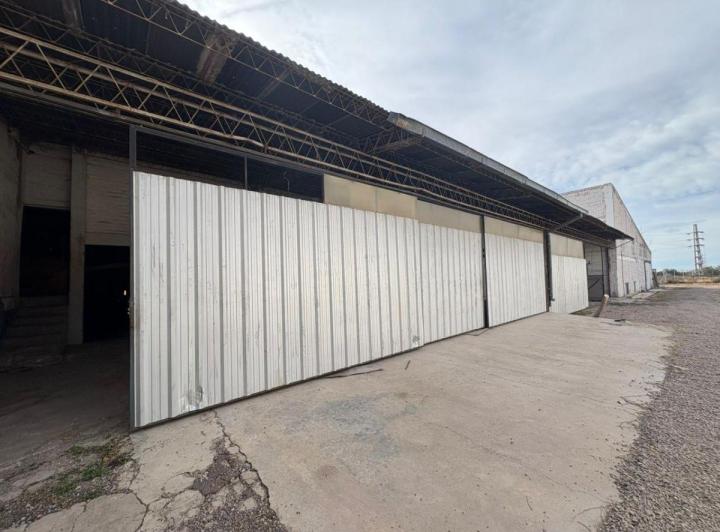 Bodega-Galpón · 250m² · 1 Ambiente · 5 Cocheras