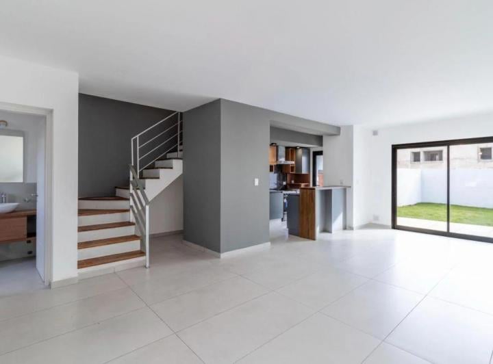 Casa · 125m² · 4 Ambientes · 2 Cocheras