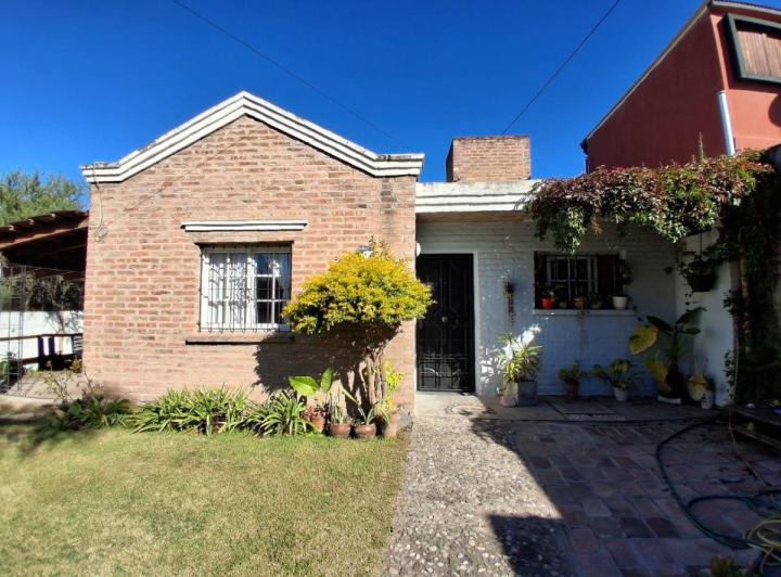 Casa · 99m² · 4 Ambientes · 2 Cocheras