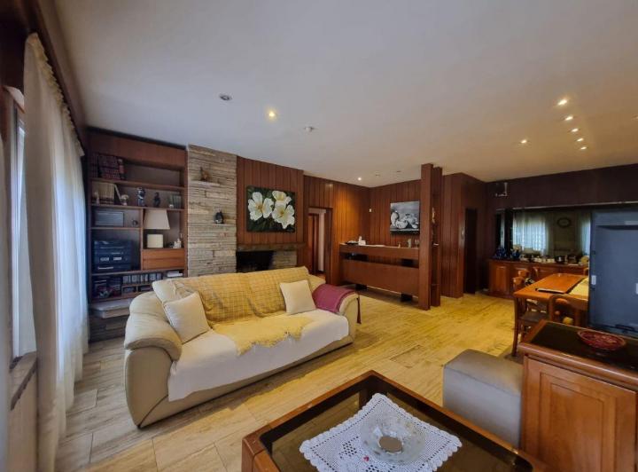 Casa · 491m² · 5 Ambientes · 6 Cocheras