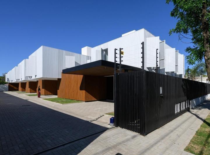 Casa · 157m² · 6 Ambientes · 2 Cocheras