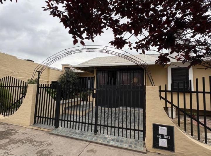 Casa · 135m² · 7 Ambientes · 1 Cochera