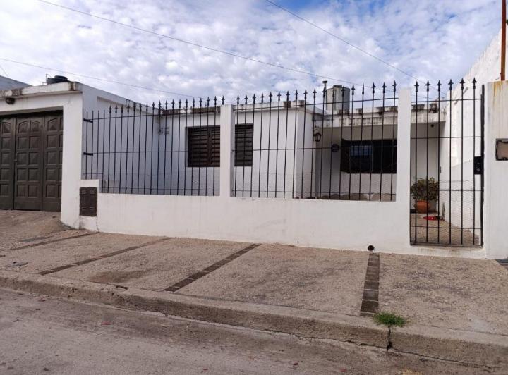 Casa · 120m² · 5 Ambientes · 2 Cocheras