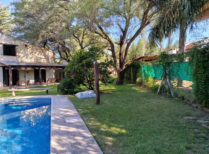 Casa · 240m² · 3 Dormitorios · 1 Cochera