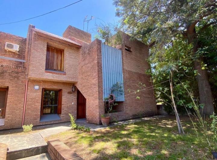 Casa · 113m² · 6 Ambientes · 1 Cochera