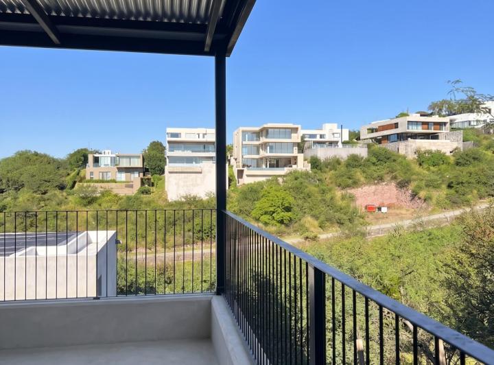 Casa · 175m² · 5 Ambientes · 2 Cocheras