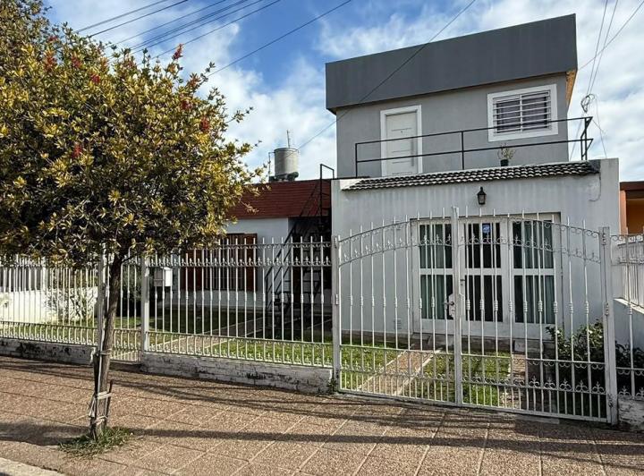 Casa · 148m² · 8 Ambientes · 1 Cochera