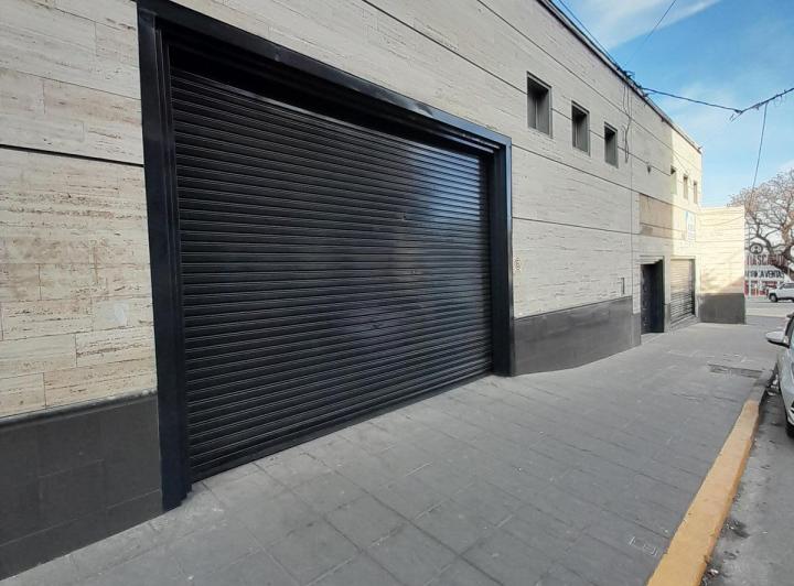 Local comercial · 330m²