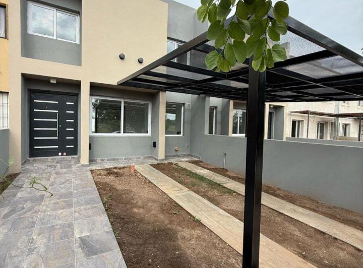 Casa · 130m² · 5 Ambientes · 1 Cochera