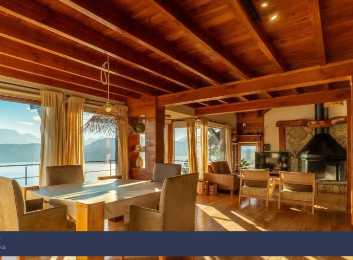 Casa · 330m² · 5 Ambientes · 1 Cochera